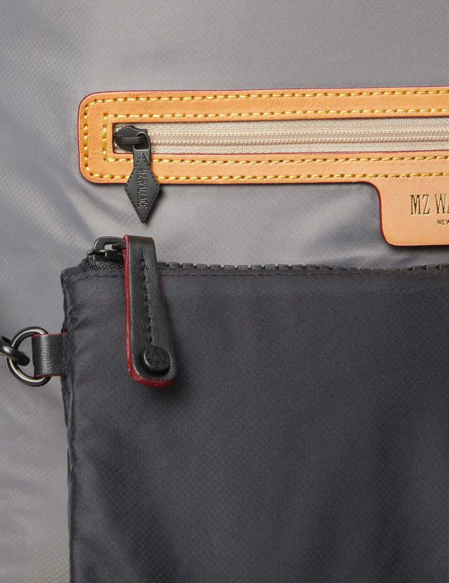 Medium Metro Tote Deluxe - Black 5 Medium Metro Tote Deluxe - Black - Image 5