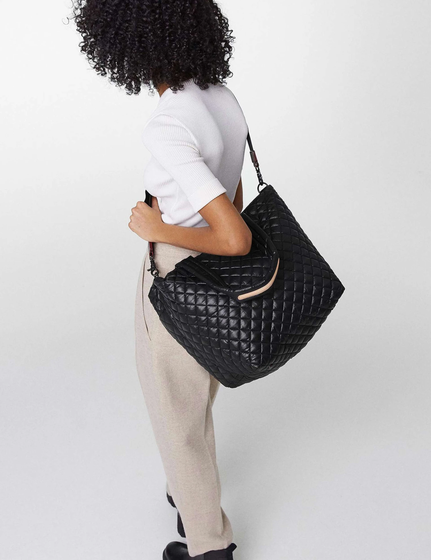 Medium Metro Tote Deluxe - Black 7 Medium Metro Tote Deluxe - Black - Image 7