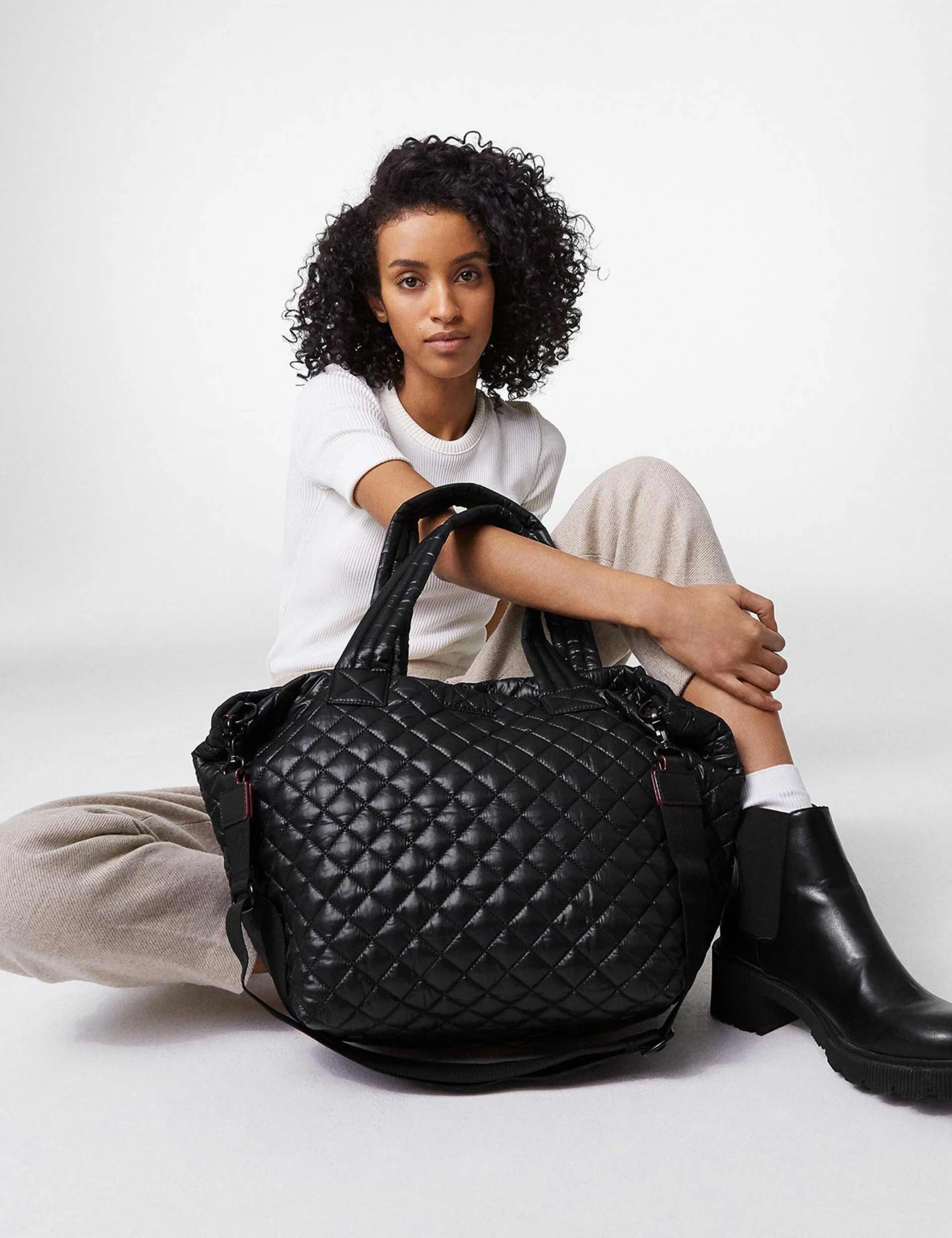 Medium Metro Tote Deluxe - Black 2 Medium Metro Tote Deluxe - Black - Image 2