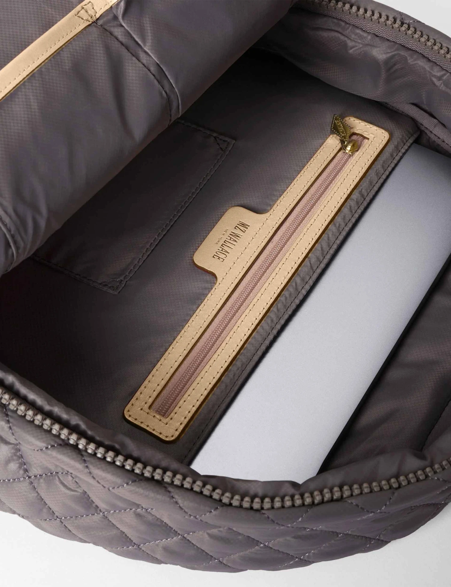 Metro Backpack Deluxe - Magnet 3 Metro Backpack Deluxe - Magnet - Image 3