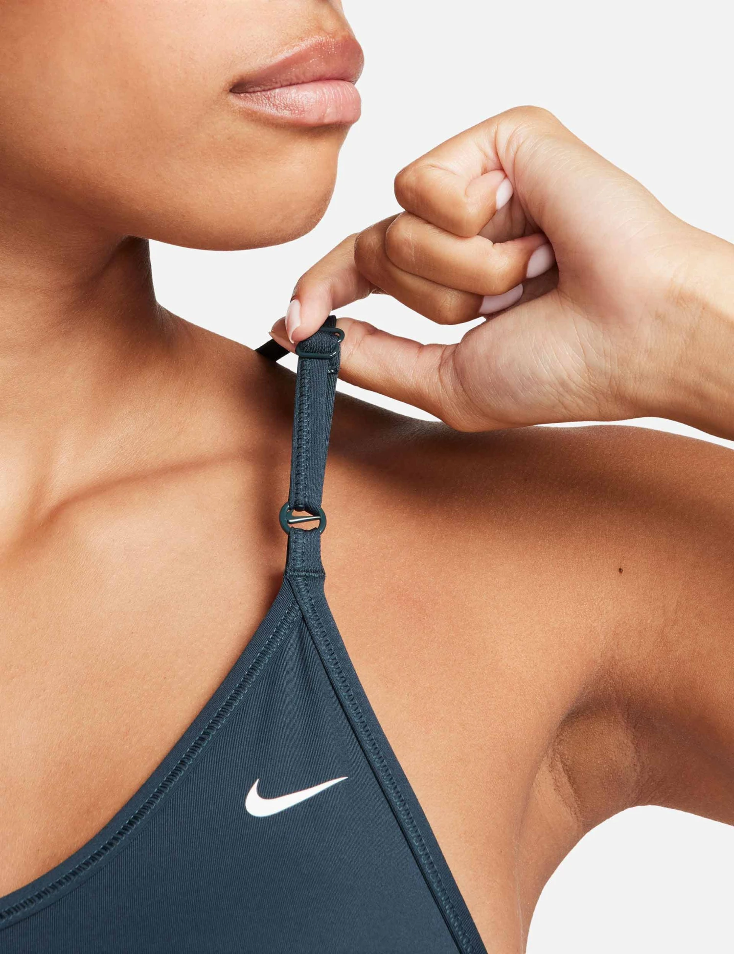 Nike Dri-FIT Indy Sports Bra - Deep Jungle/White 4 Nike Dri-FIT Indy Sports Bra - Deep Jungle/White - Image 4