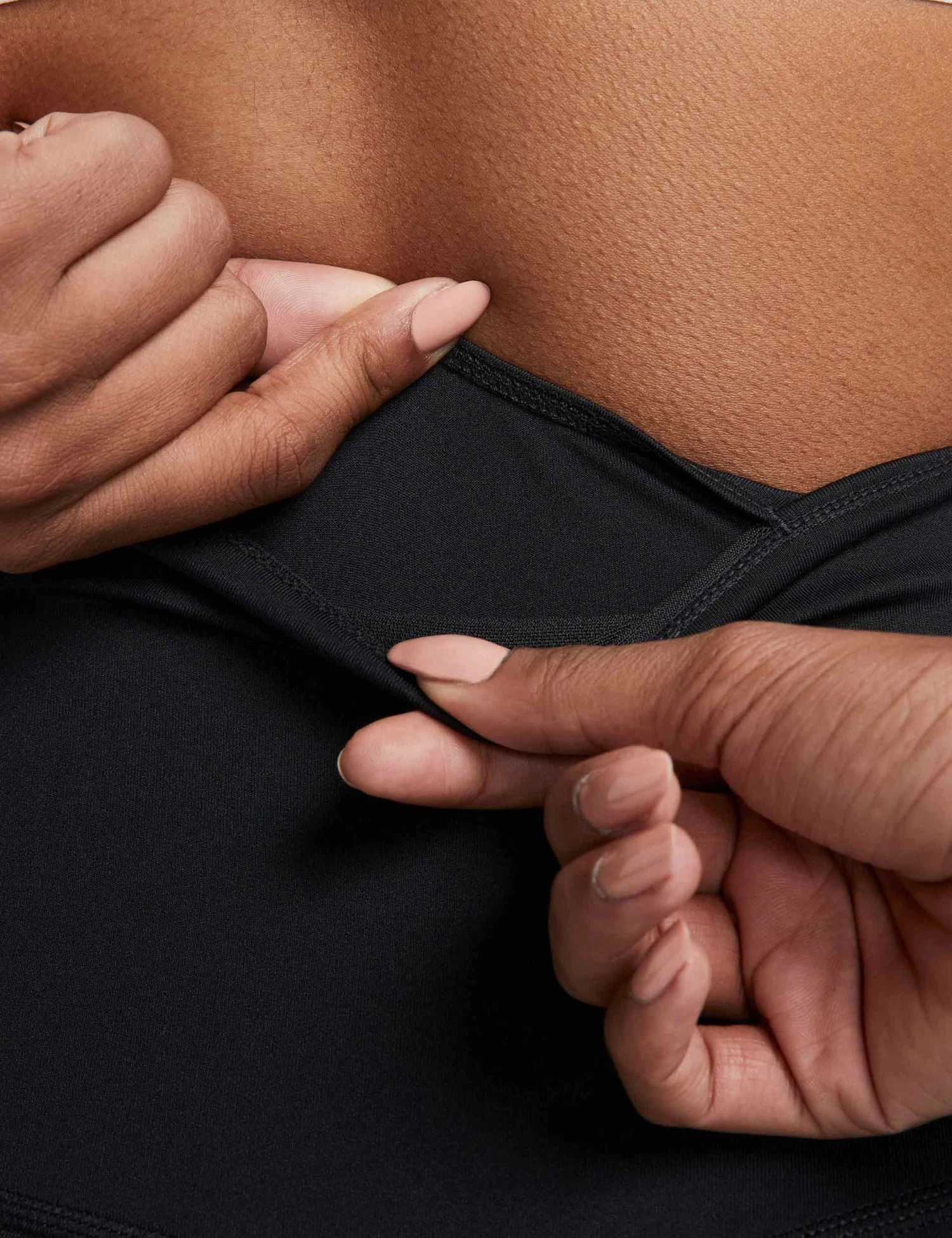 Nike Dri-FIT One 7" Biker Shorts - Black/White 3 Nike Dri-FIT One 7" Biker Shorts - Black/White - Image 3