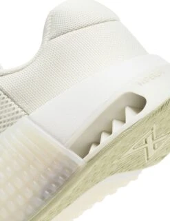 Nike Metcon 9 Premium Shoes - Sea Glass/Summit White/Olive Aura/Metallic Gold Star -Outlet Elevate Activewear Store nike metcon 9 premium shoes glass white olive gold fj1571 001 6