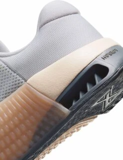 Nike Metcon 9 Shoes - White/Metallic Gold Grain/Sanddrift -Outlet Elevate Activewear Store nike metcon 9 shoes white grain sanddrift dz2537 104 7