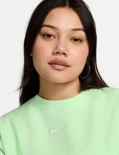 Nike Sportswear Phoenix Fleece Sweatshirt - Vapor Green/Sail 8 Nike Sportswear Phoenix Fleece Sweatshirt - Vapor Green/Sail -Outlet Elevate Activewear Store nike sportswear phoenix fleece sweatshirt vapor green sail dq5761 376 6