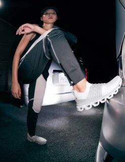 On Running Cloudswift 3 - White/Frost -Outlet Elevate Activewear Store on running shoes womens cloudswift 3 white frost 3WD10451040 7