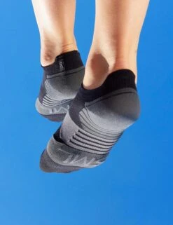 On Running Low Sock - Black/Shadow 11 On Running Low Sock - Black/Shadow -Outlet Elevate Activewear Store on running w low sock black shadow 3