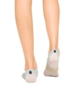 On Running Performance Low Sock - Glacier/Dew 7 On Running Performance Low Sock - Glacier/Dew -Outlet Elevate Activewear Store on running w performance low sock glacier dew 345 01666 2