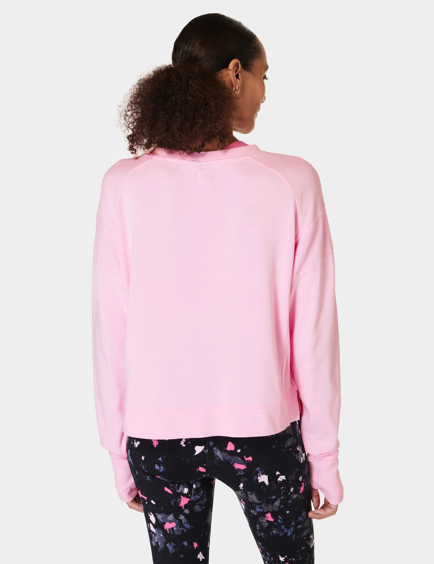 Sweaty Betty After Class Crop Sweatshirt - Chalk Pink 2 Sweaty Betty After Class Crop Sweatshirt - Chalk Pink - Image 2
