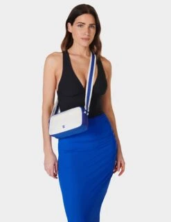 Sweaty Betty All Day Crossbody - Lightning Blue 7 Sweaty Betty All Day Crossbody - Lightning Blue -Outlet Elevate Activewear Store sweaty betty all day crossbody lightning blue sb8977 2